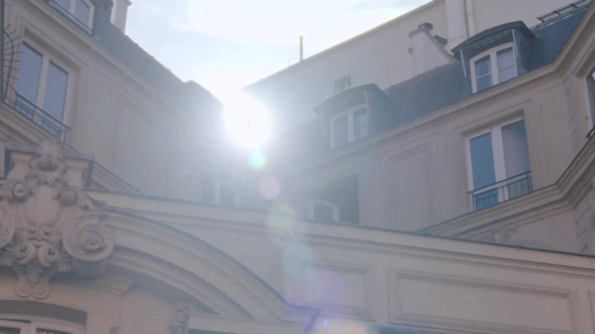 Miss_Dior_-_A_Miss_in_Paris_Episode_1-00_00_00_920.jpeg