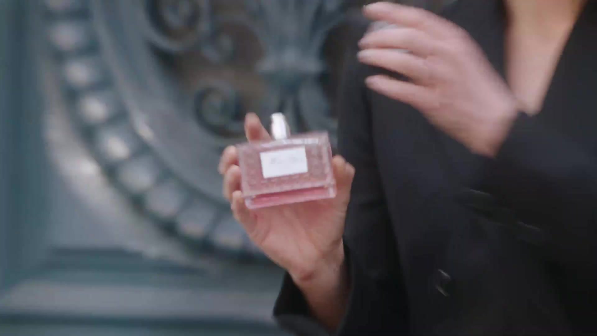 Miss_Dior_-_A_Miss_in_Paris_Episode_1-00_00_03_640.jpeg