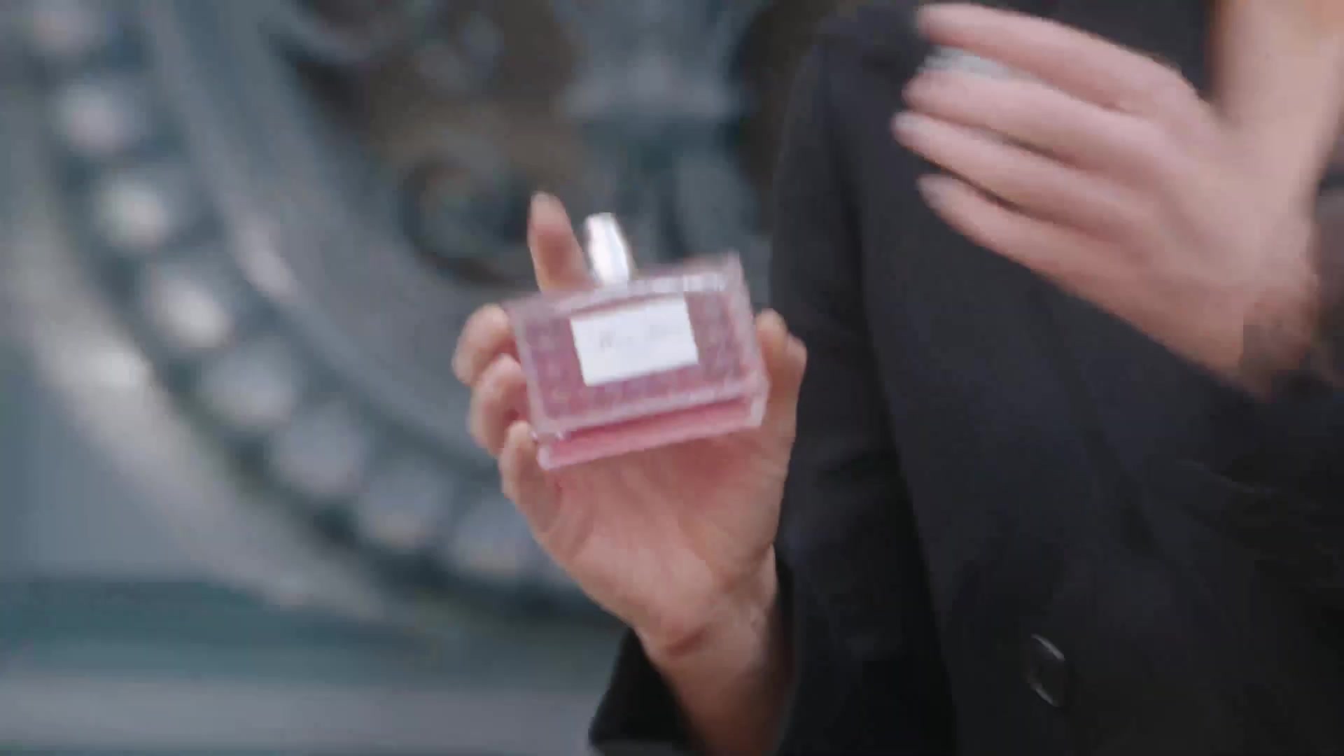 Miss_Dior_-_A_Miss_in_Paris_Episode_1-00_00_03_680.jpeg