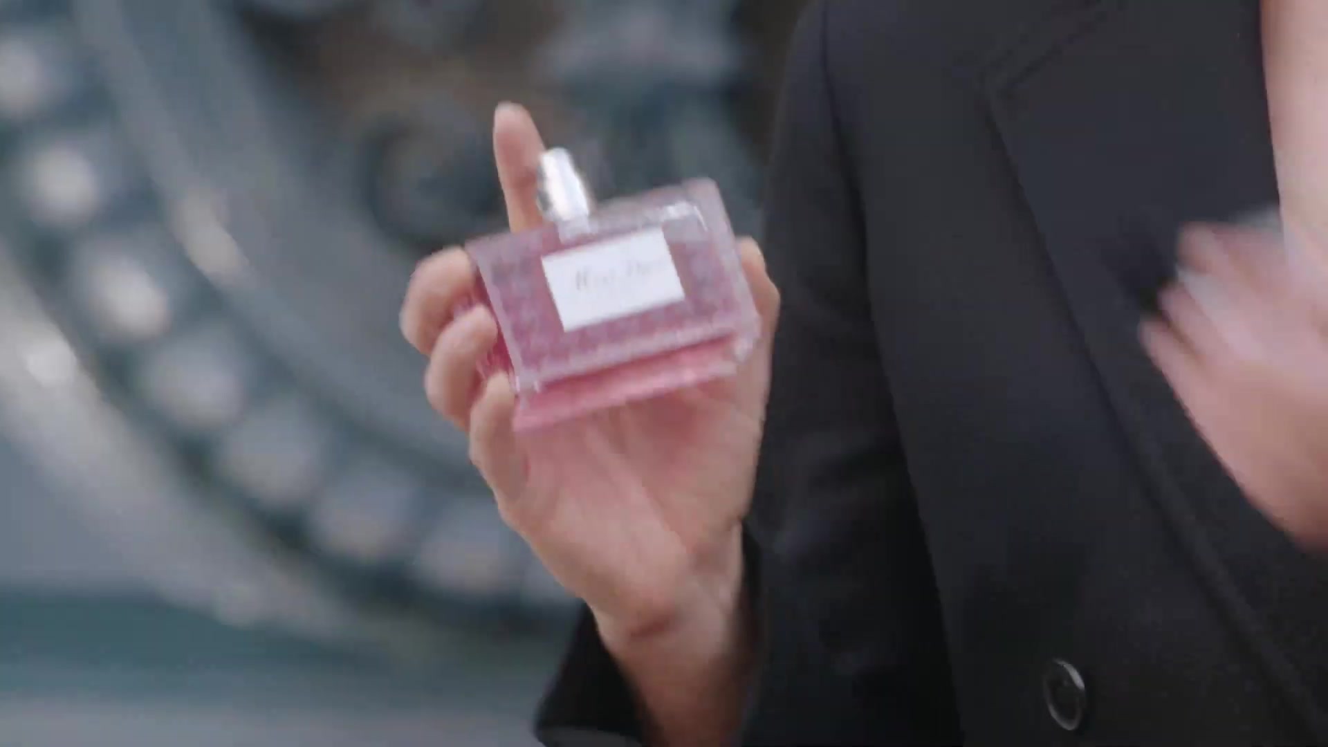 Miss_Dior_-_A_Miss_in_Paris_Episode_1-00_00_03_760.jpeg