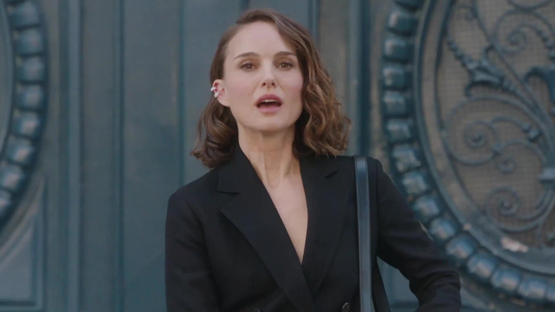 Miss_Dior_-_A_Miss_in_Paris_Episode_1-00_00_04_560.jpeg