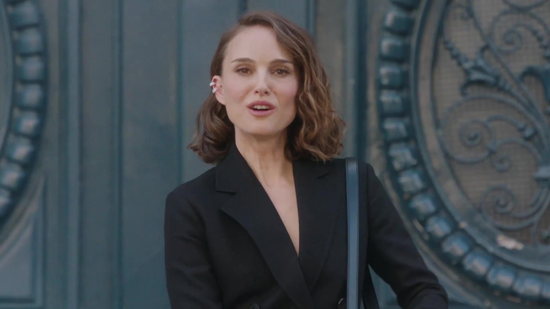 Miss_Dior_-_A_Miss_in_Paris_Episode_1-00_00_04_840.jpeg