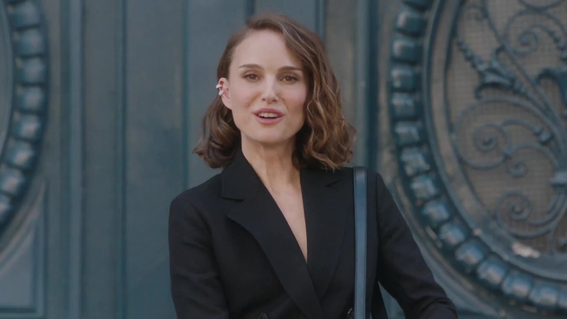 Miss_Dior_-_A_Miss_in_Paris_Episode_1-00_00_04_960.jpeg