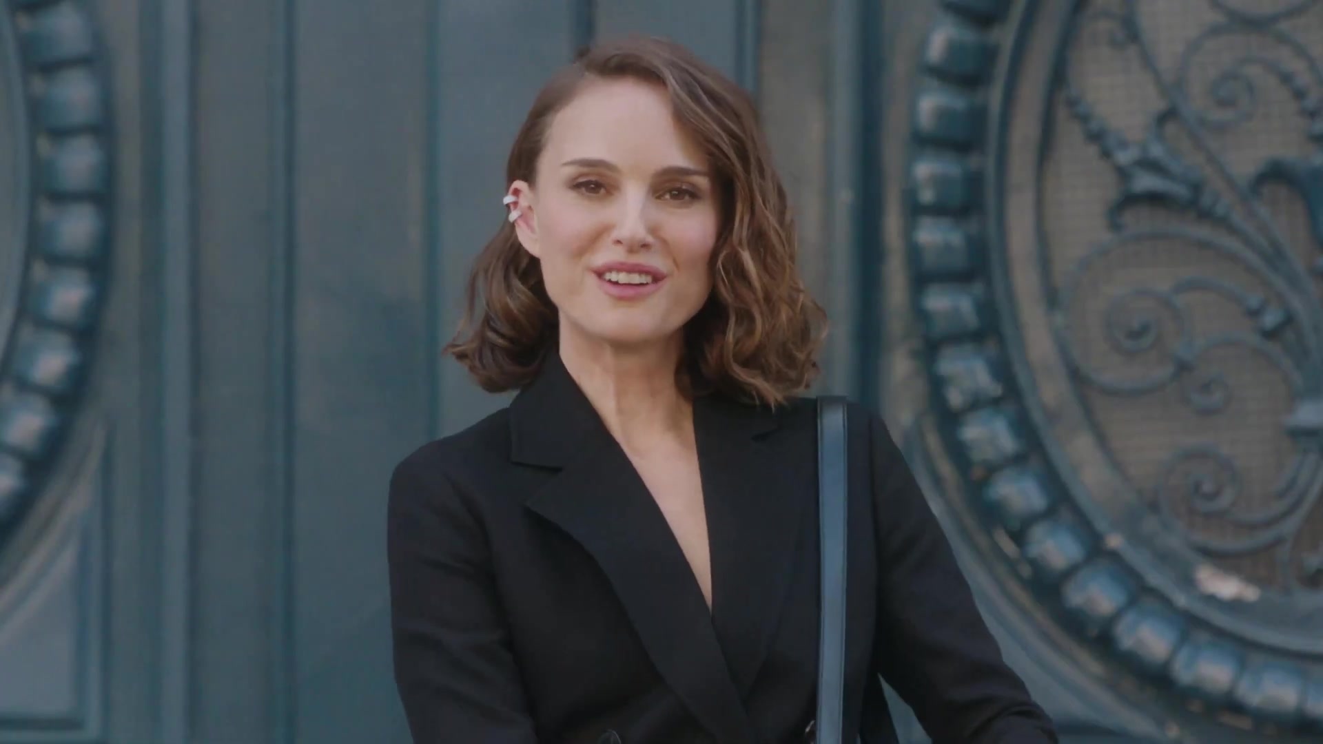 Miss_Dior_-_A_Miss_in_Paris_Episode_1-00_00_05_080.jpeg