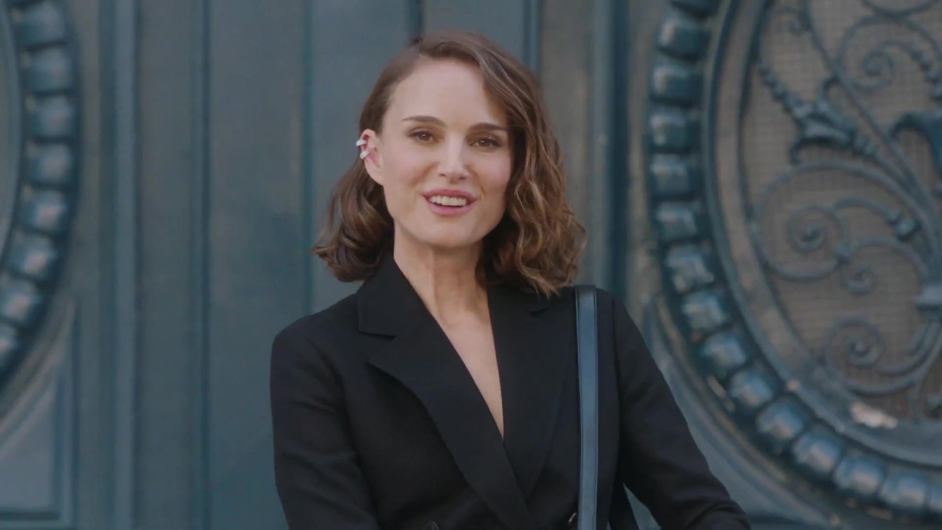 Miss_Dior_-_A_Miss_in_Paris_Episode_1-00_00_05_280.jpeg