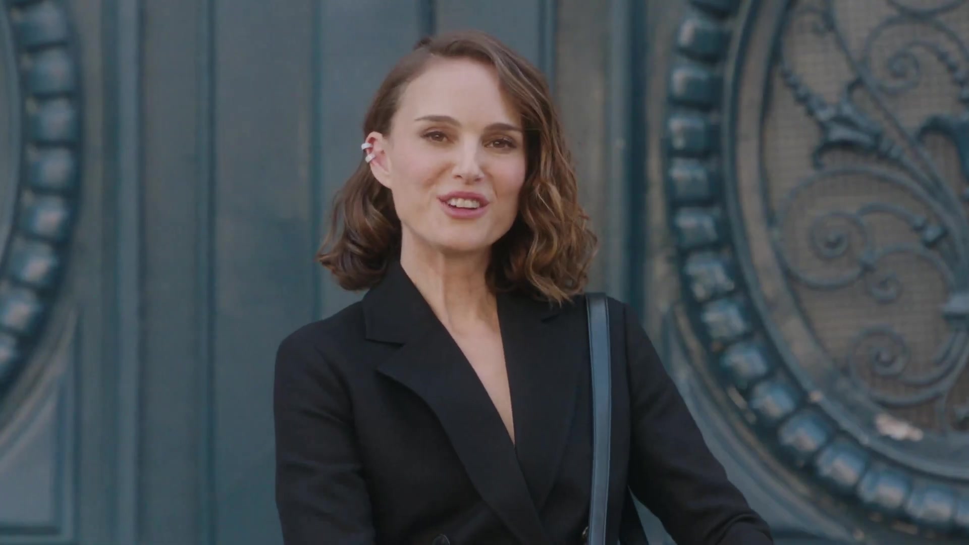 Miss_Dior_-_A_Miss_in_Paris_Episode_1-00_00_05_680.jpeg