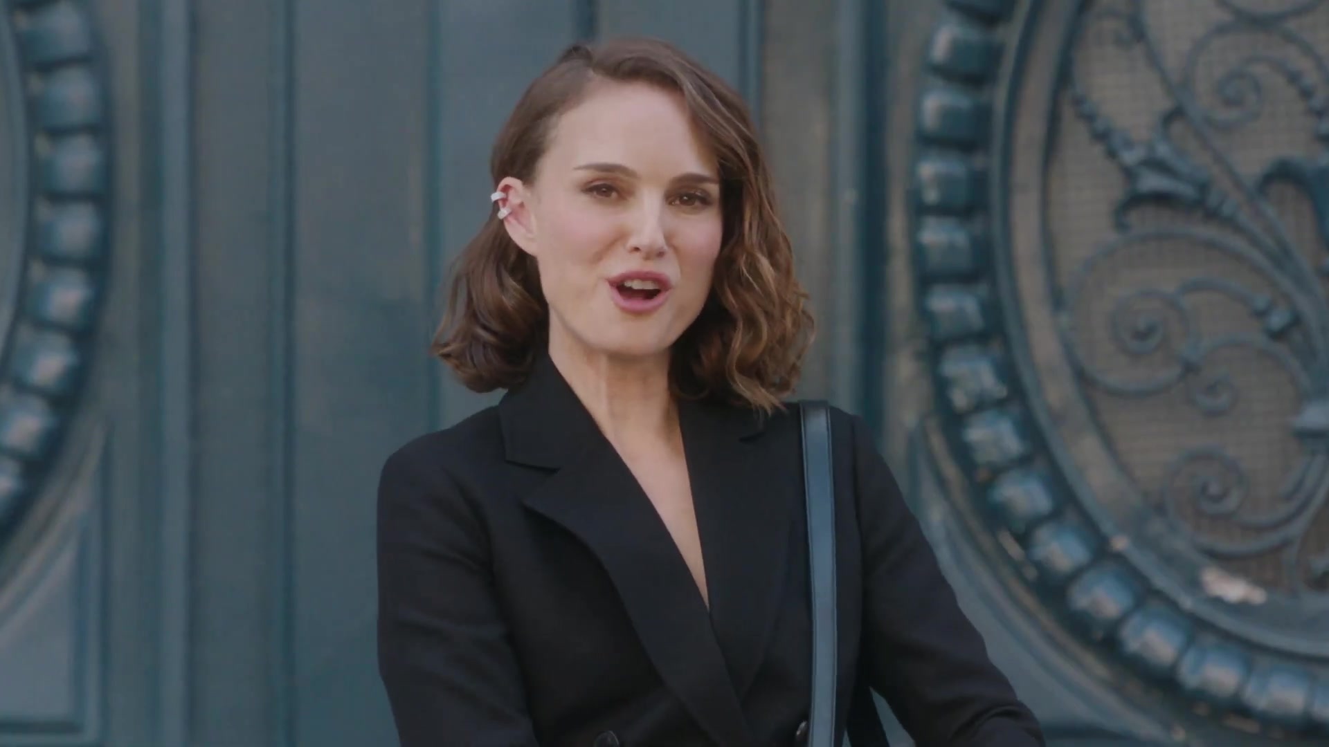 Miss_Dior_-_A_Miss_in_Paris_Episode_1-00_00_06_040.jpeg