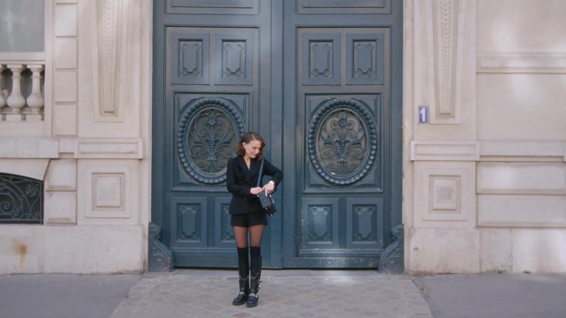 Miss_Dior_-_A_Miss_in_Paris_Episode_1-00_00_06_680.jpeg