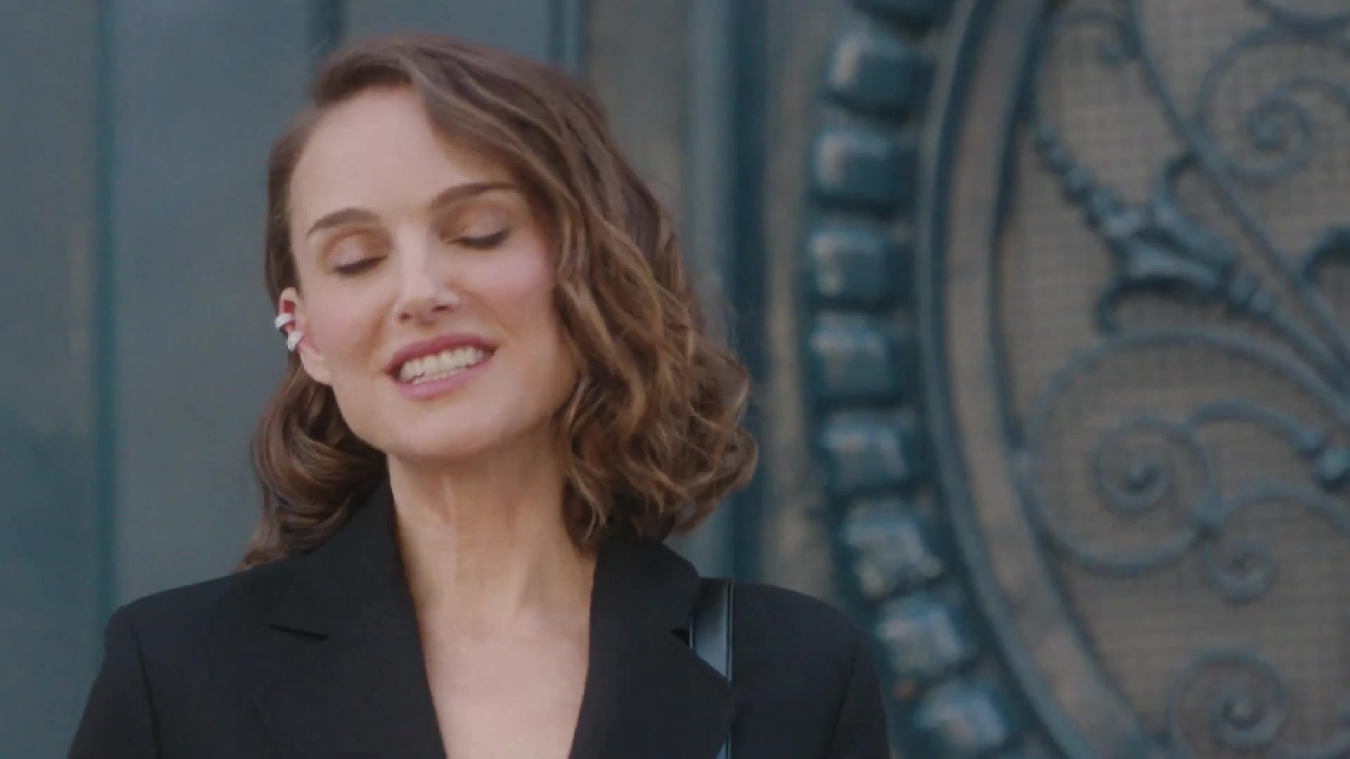 Miss_Dior_-_A_Miss_in_Paris_Episode_1-00_00_07_240.jpeg