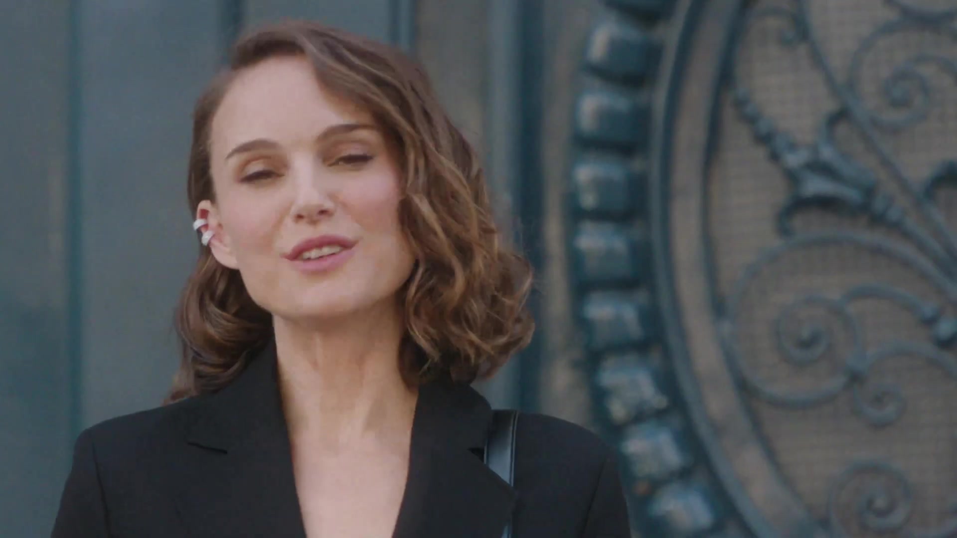 Miss_Dior_-_A_Miss_in_Paris_Episode_1-00_00_07_320.jpeg