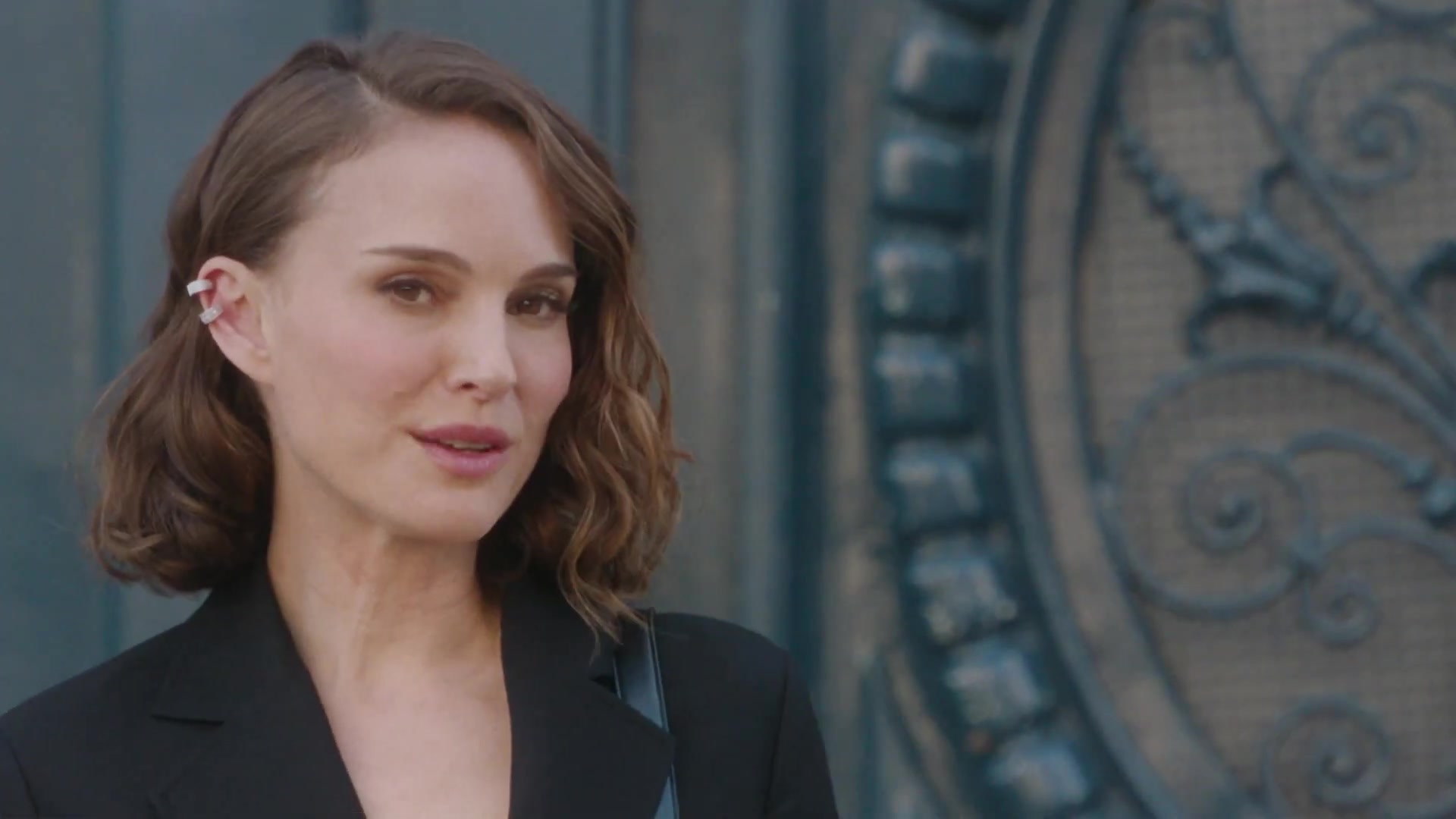 Miss_Dior_-_A_Miss_in_Paris_Episode_1-00_00_08_520.jpeg