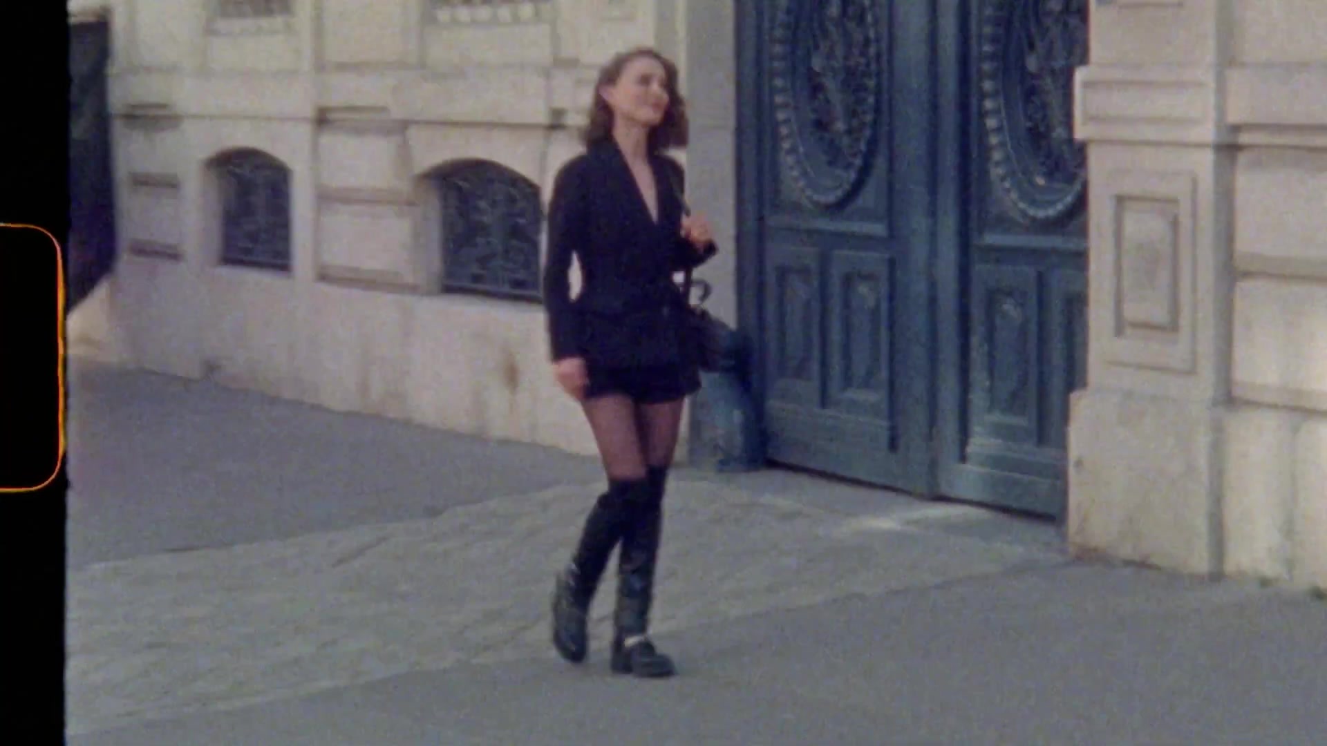 Miss_Dior_-_A_Miss_in_Paris_Episode_1-00_00_09_120.jpeg