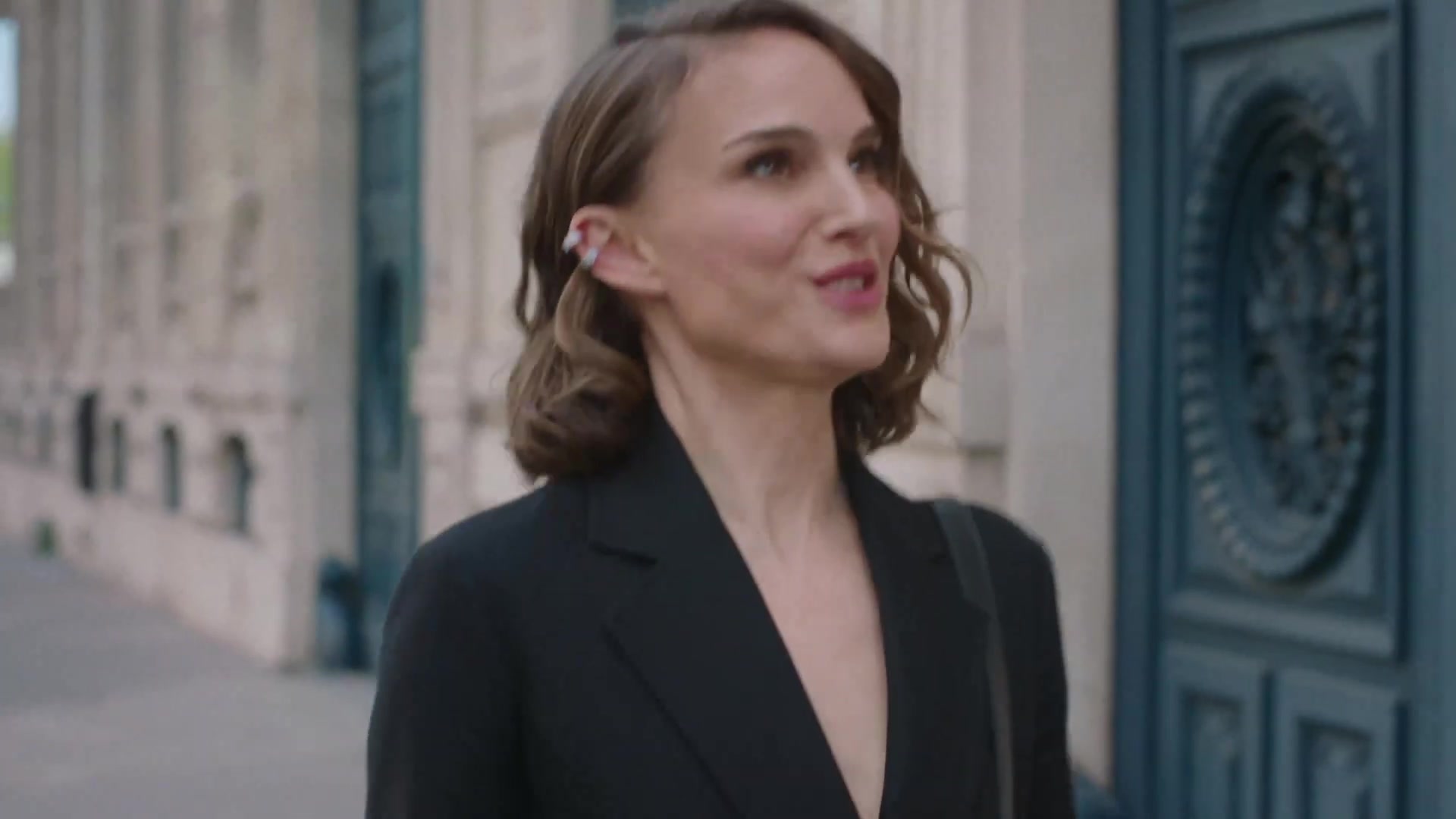 Miss_Dior_-_A_Miss_in_Paris_Episode_1-00_00_10_880.jpeg