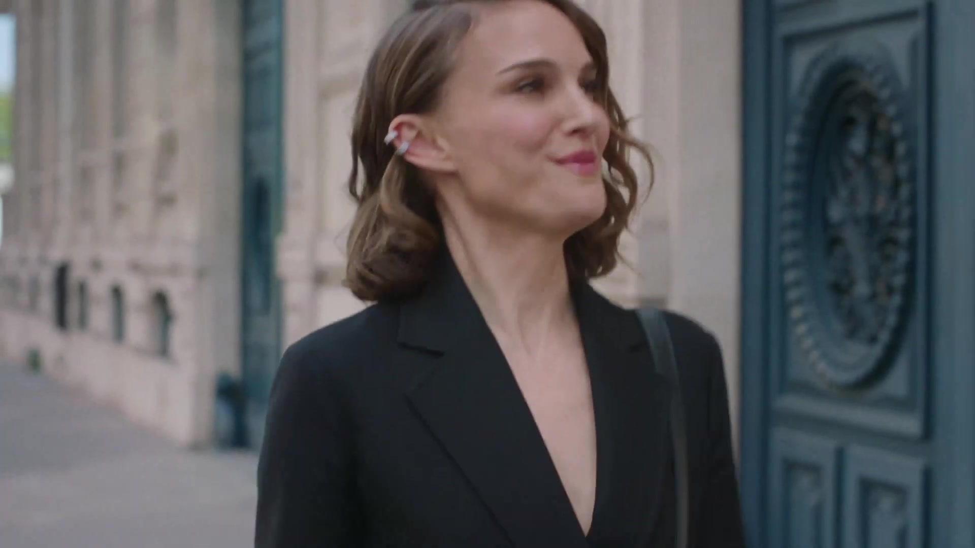 Miss_Dior_-_A_Miss_in_Paris_Episode_1-00_00_10_960.jpeg
