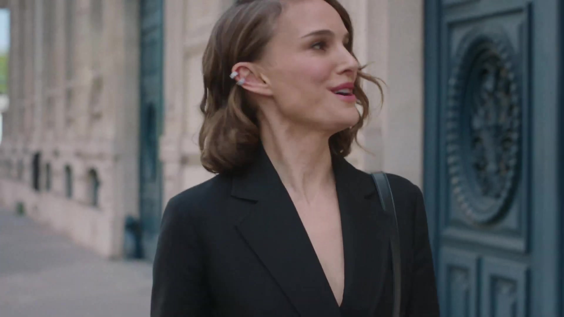 Miss_Dior_-_A_Miss_in_Paris_Episode_1-00_00_11_040.jpeg