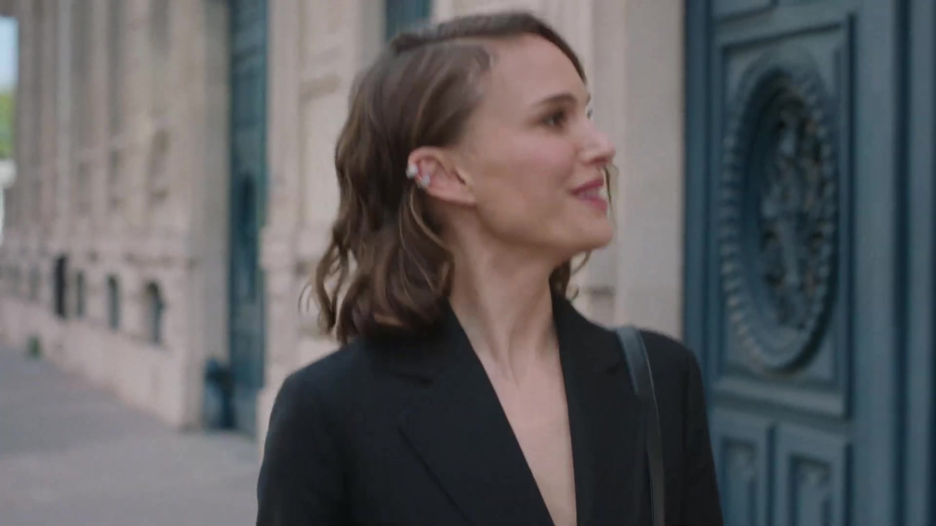Miss_Dior_-_A_Miss_in_Paris_Episode_1-00_00_11_200.jpeg