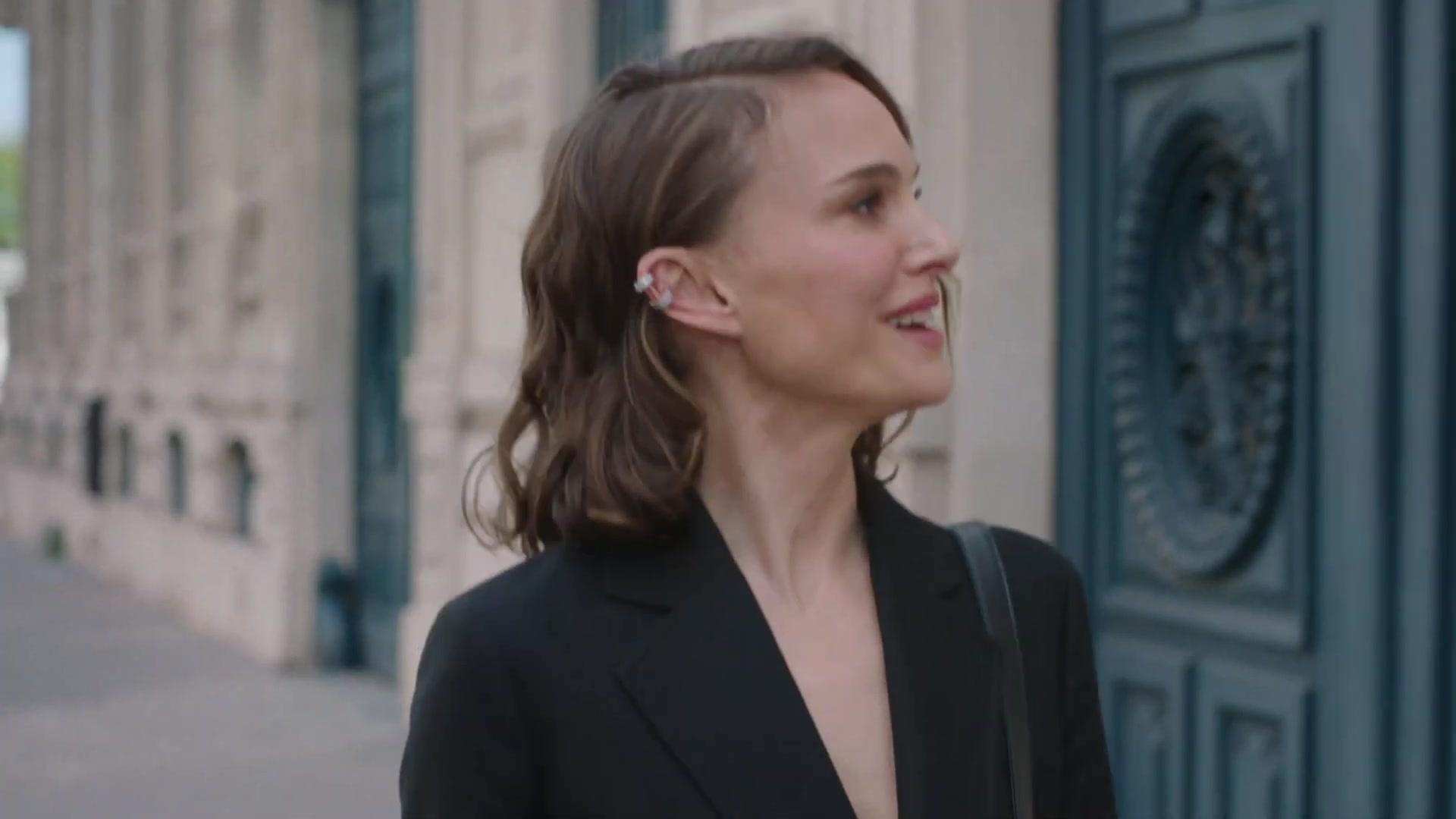 Miss_Dior_-_A_Miss_in_Paris_Episode_1-00_00_11_240.jpeg