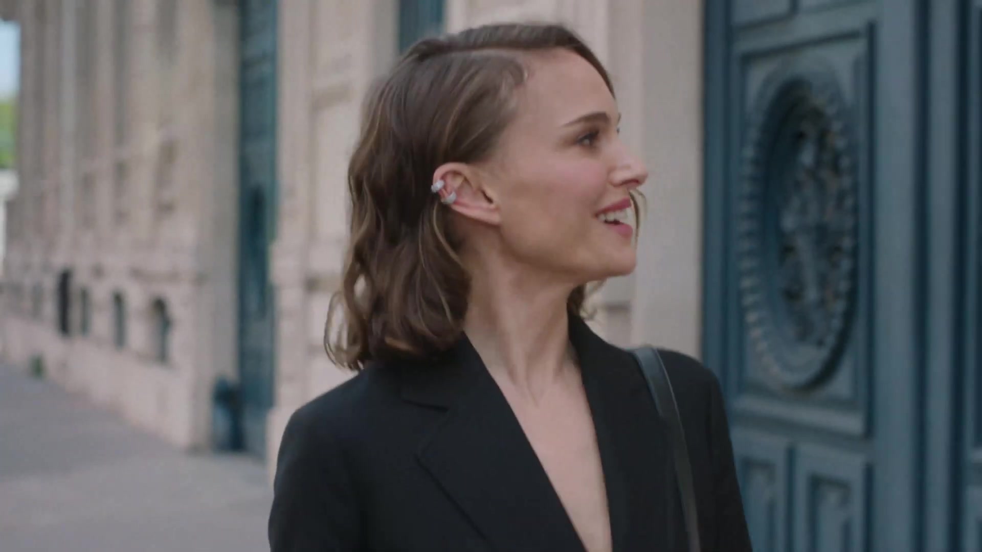 Miss_Dior_-_A_Miss_in_Paris_Episode_1-00_00_11_320.jpeg