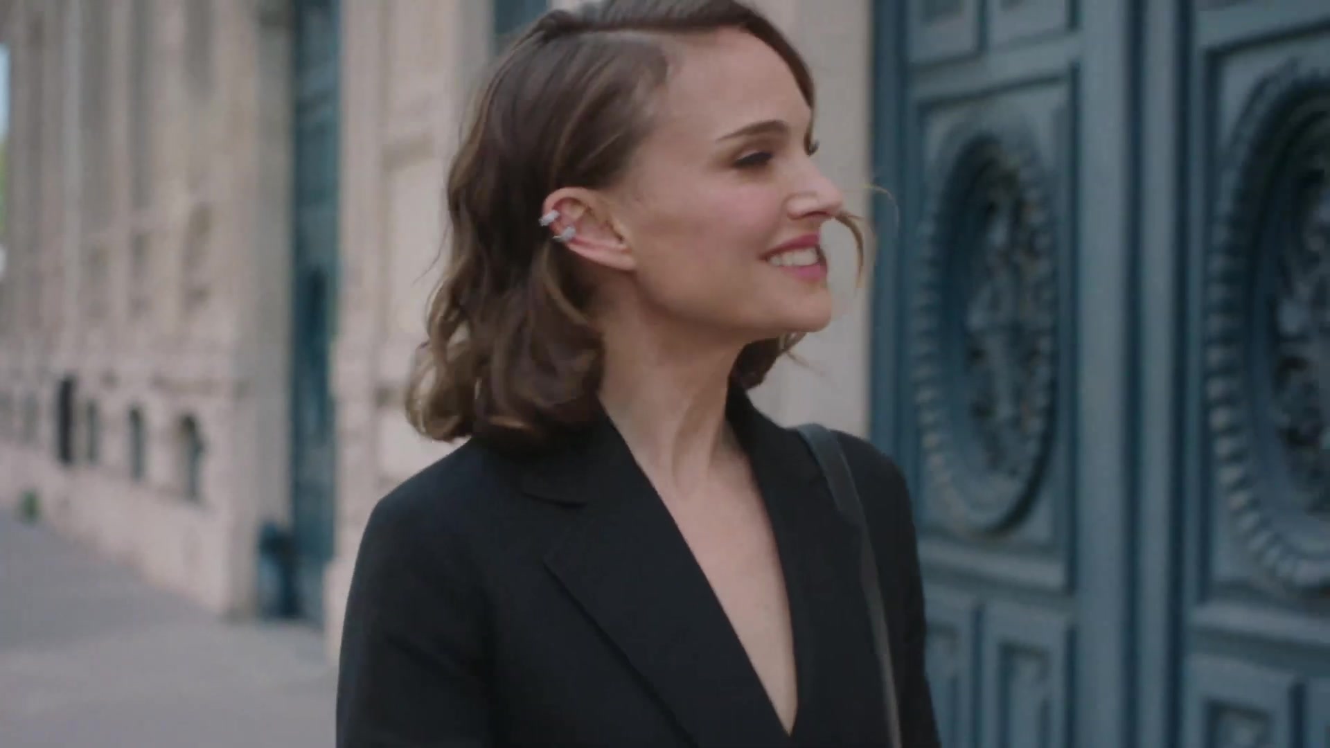 Miss_Dior_-_A_Miss_in_Paris_Episode_1-00_00_11_680.jpeg