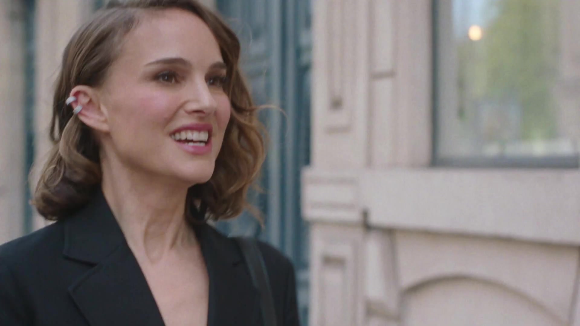 Miss_Dior_-_A_Miss_in_Paris_Episode_1-00_00_11_720.jpeg
