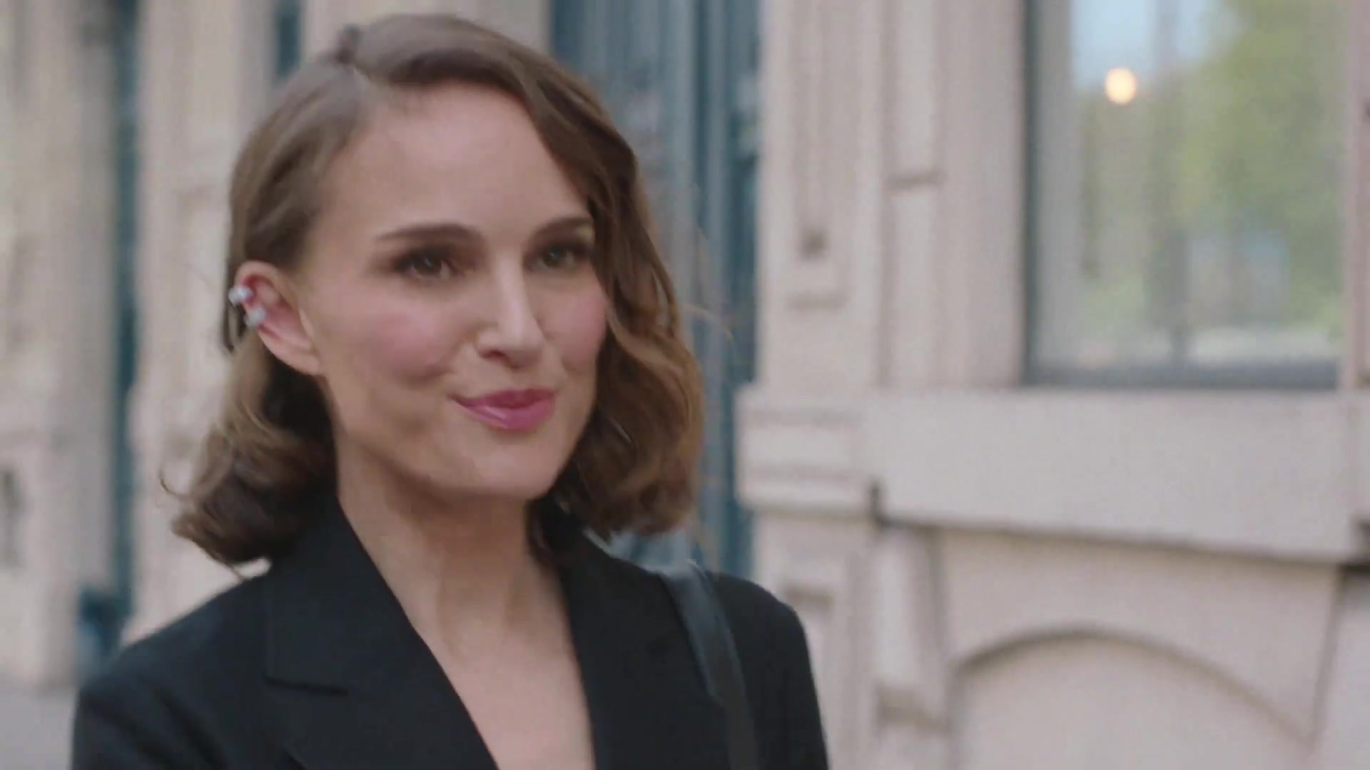 Miss_Dior_-_A_Miss_in_Paris_Episode_1-00_00_12_080.jpeg