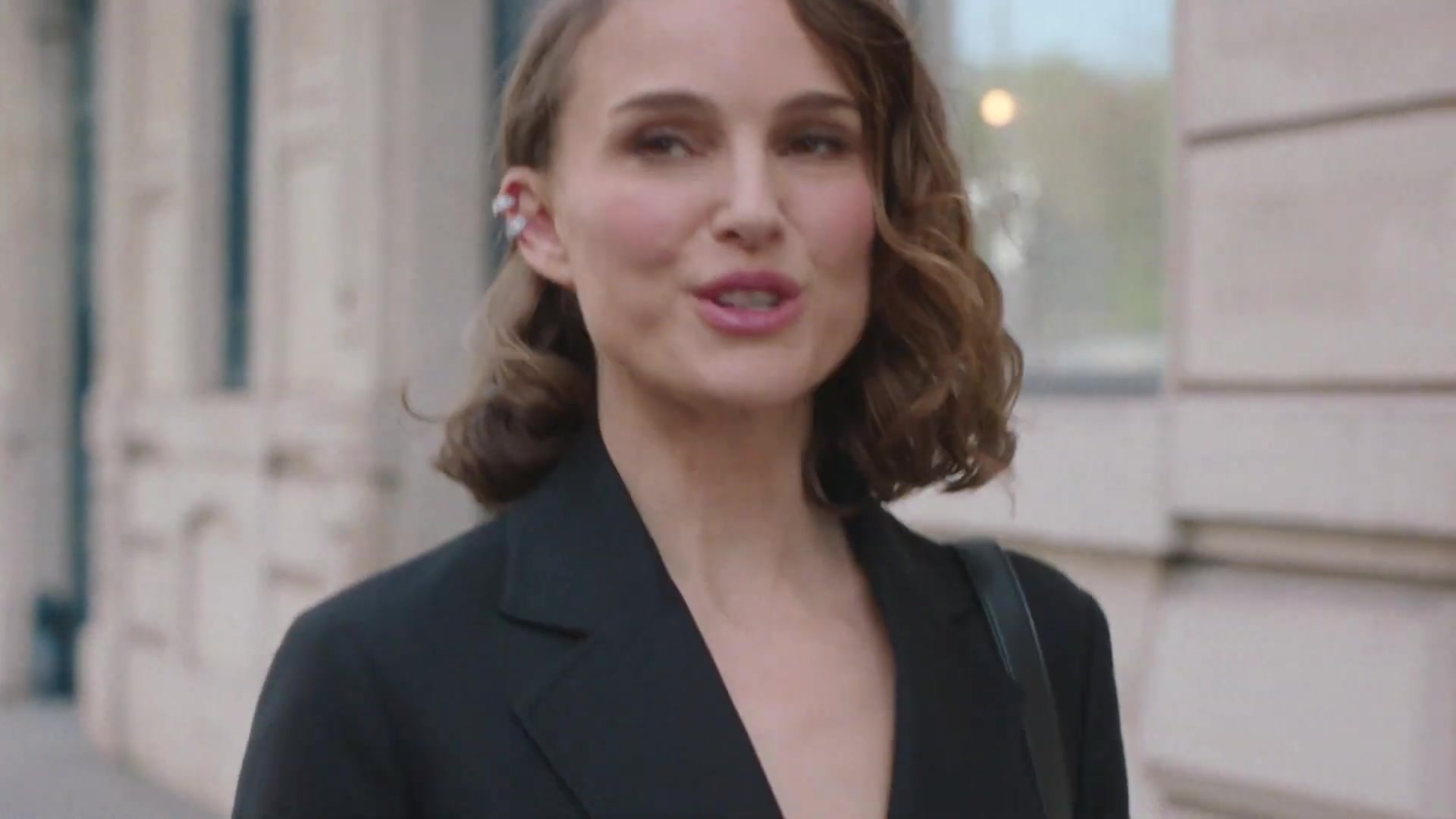 Miss_Dior_-_A_Miss_in_Paris_Episode_1-00_00_13_000.jpeg