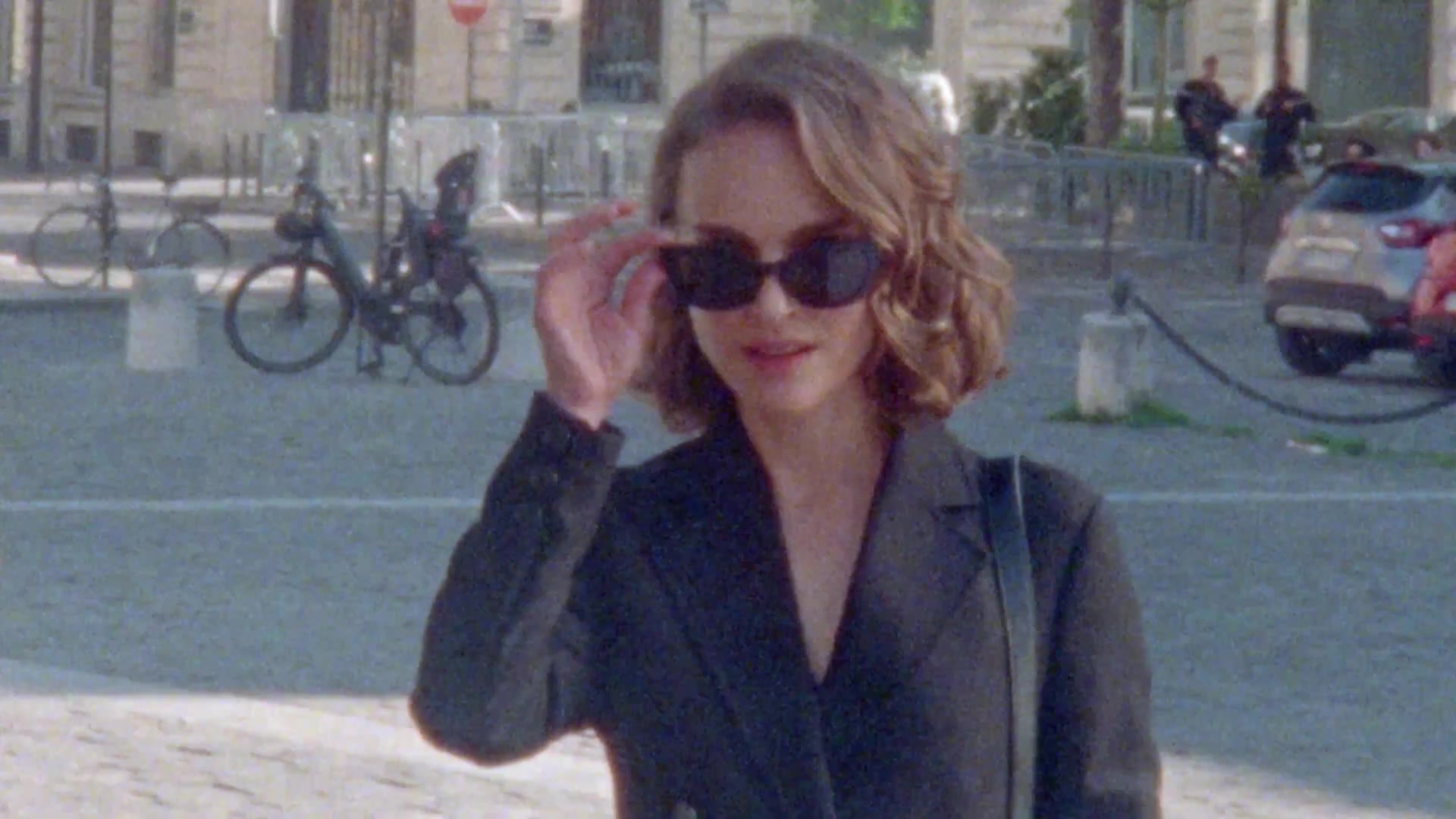 Miss_Dior_-_A_Miss_in_Paris_Episode_1-00_00_13_080.jpeg