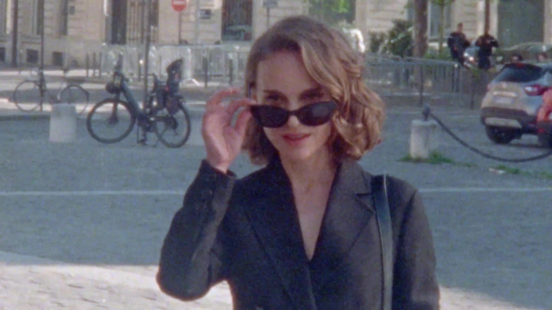Miss_Dior_-_A_Miss_in_Paris_Episode_1-00_00_13_400.jpeg