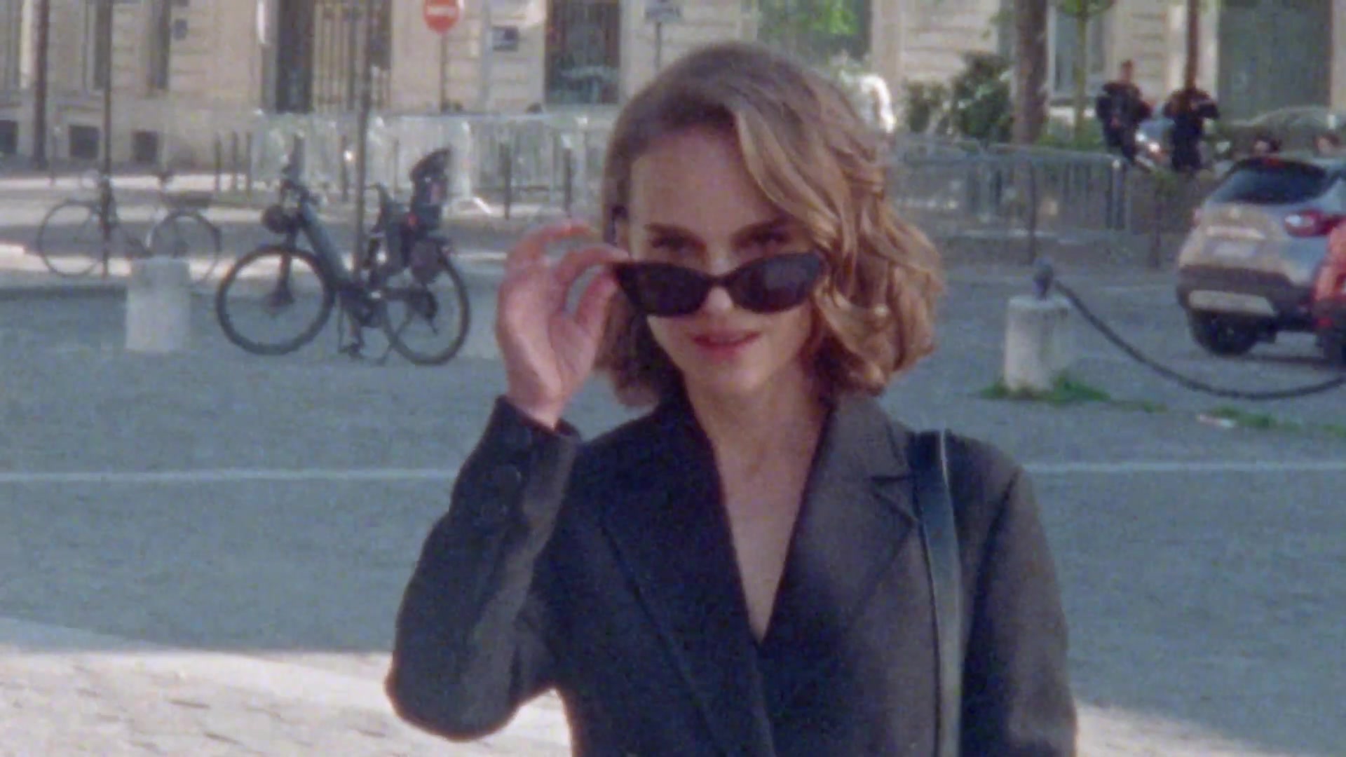 Miss_Dior_-_A_Miss_in_Paris_Episode_1-00_00_13_480.jpeg