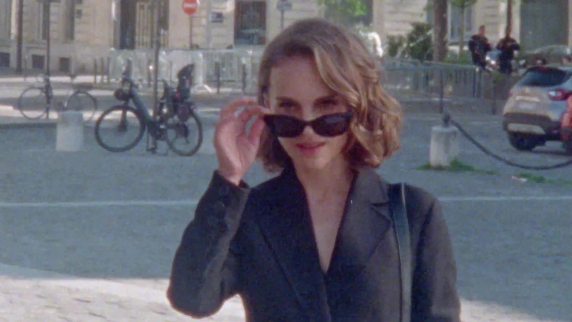 Miss_Dior_-_A_Miss_in_Paris_Episode_1-00_00_13_680.jpeg