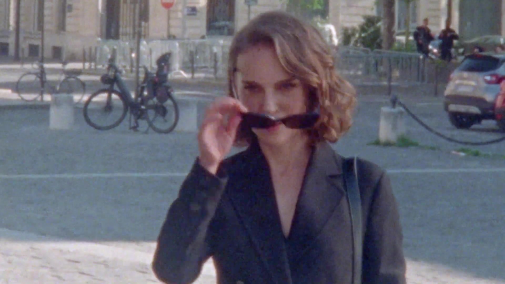 Miss_Dior_-_A_Miss_in_Paris_Episode_1-00_00_13_920.jpeg