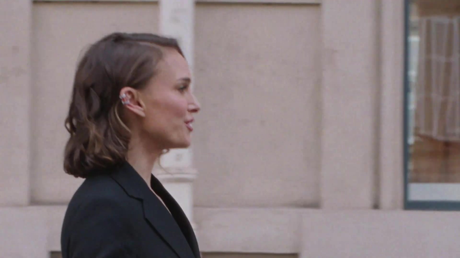 Miss_Dior_-_A_Miss_in_Paris_Episode_1-00_00_15_920.jpeg