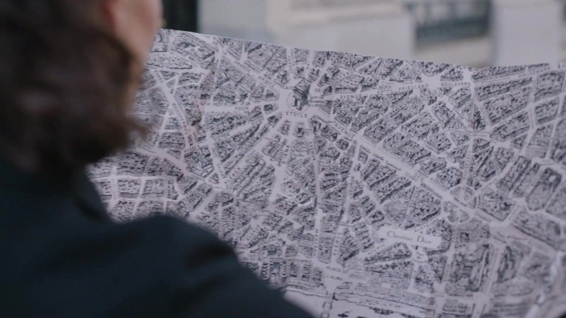 Miss_Dior_-_A_Miss_in_Paris_Episode_1-00_00_29_120.jpeg