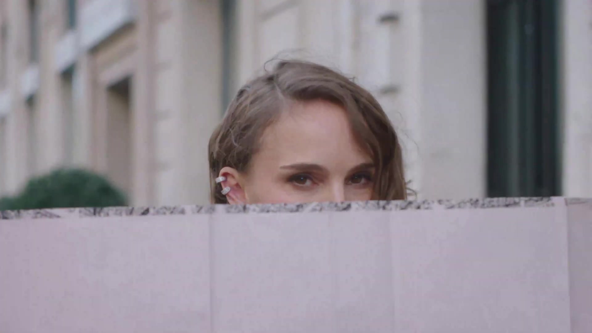 Miss_Dior_-_A_Miss_in_Paris_Episode_1-00_00_40_040.jpeg