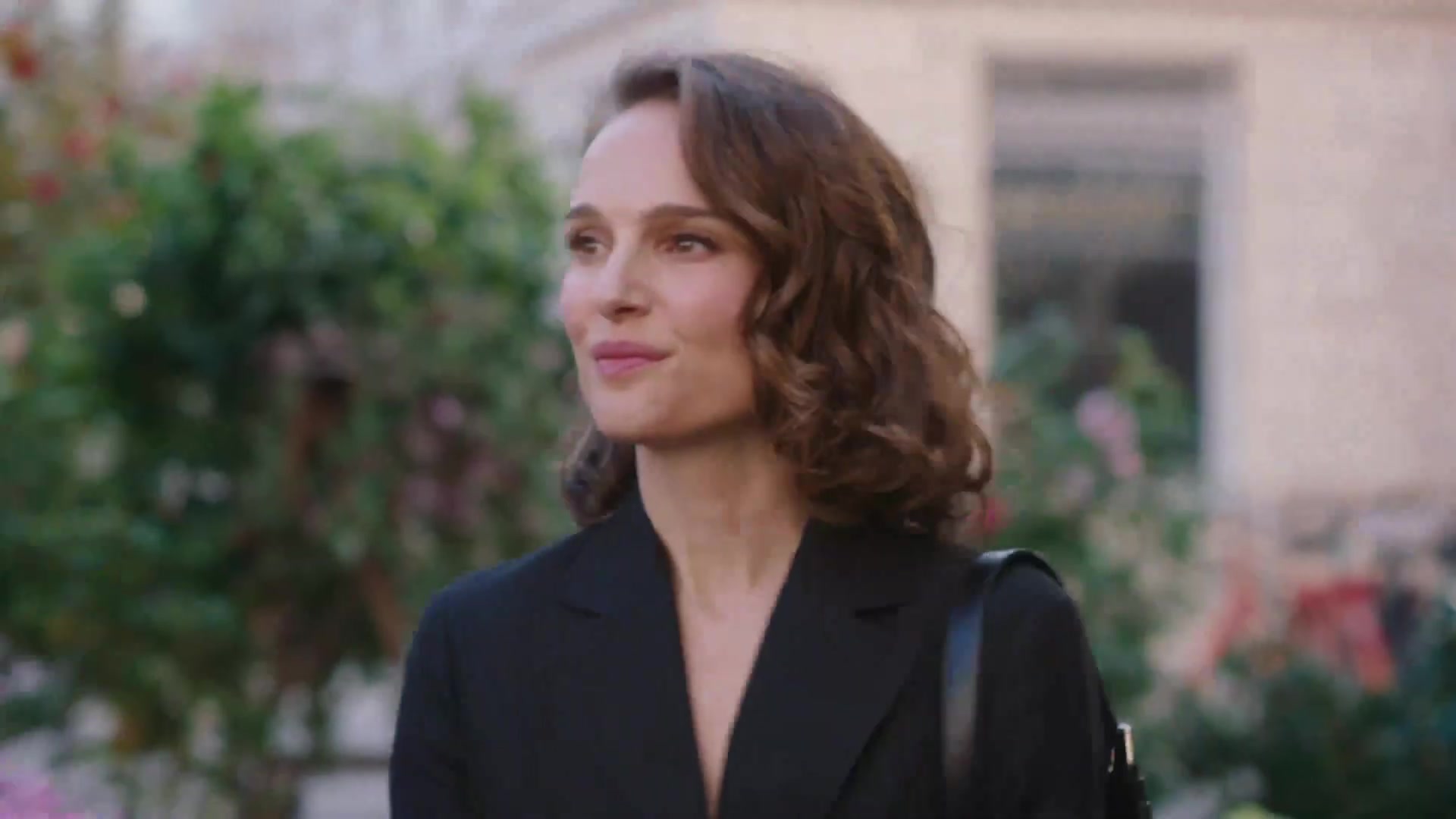 Miss_Dior_-_A_Miss_in_Paris_Episode_2-00_00_12_120.jpeg