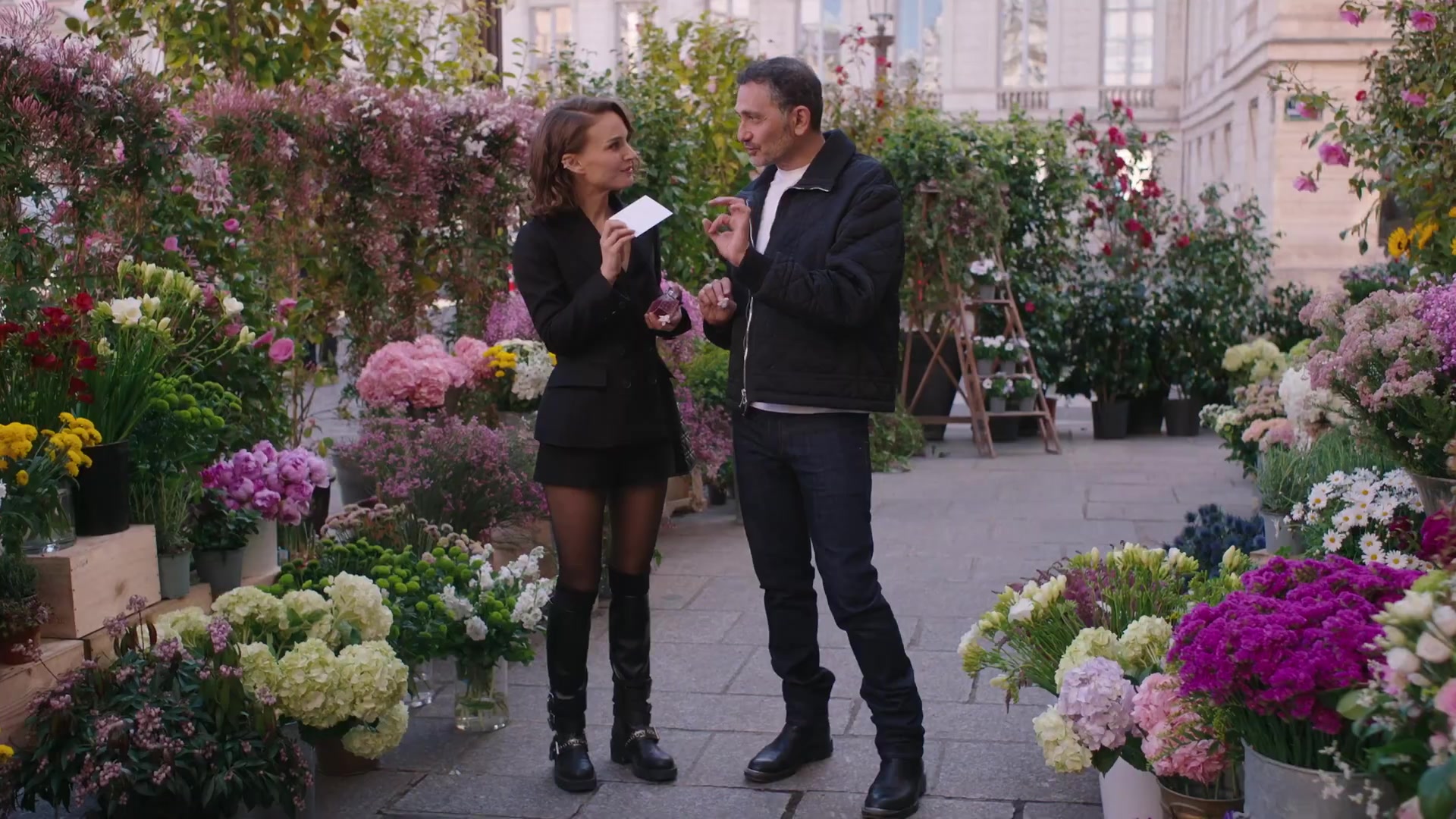 Miss_Dior_-_A_Miss_in_Paris_Episode_2-00_00_25_960.jpeg