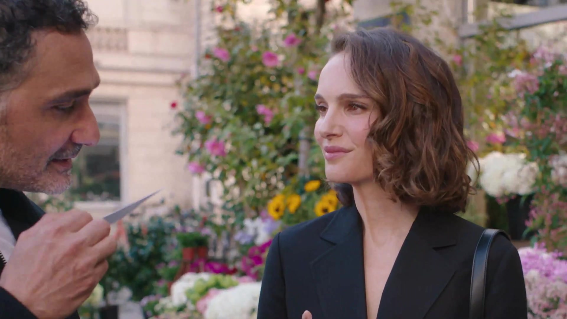 Miss_Dior_-_A_Miss_in_Paris_Episode_2-00_00_35_080.jpeg