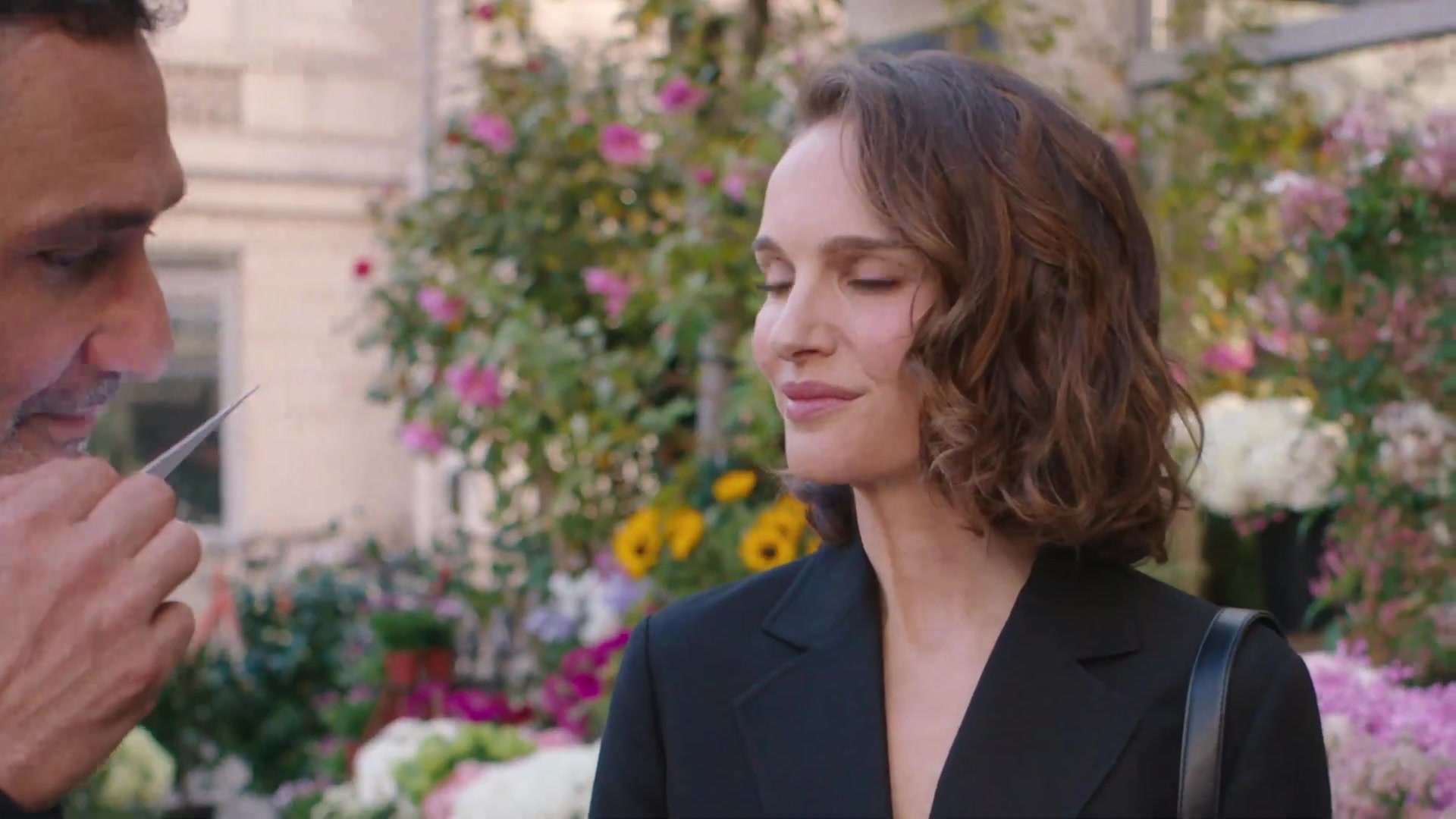 Miss_Dior_-_A_Miss_in_Paris_Episode_2-00_00_35_480.jpeg