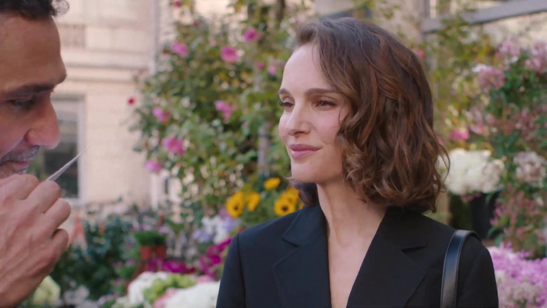 Miss_Dior_-_A_Miss_in_Paris_Episode_2-00_00_35_560.jpeg