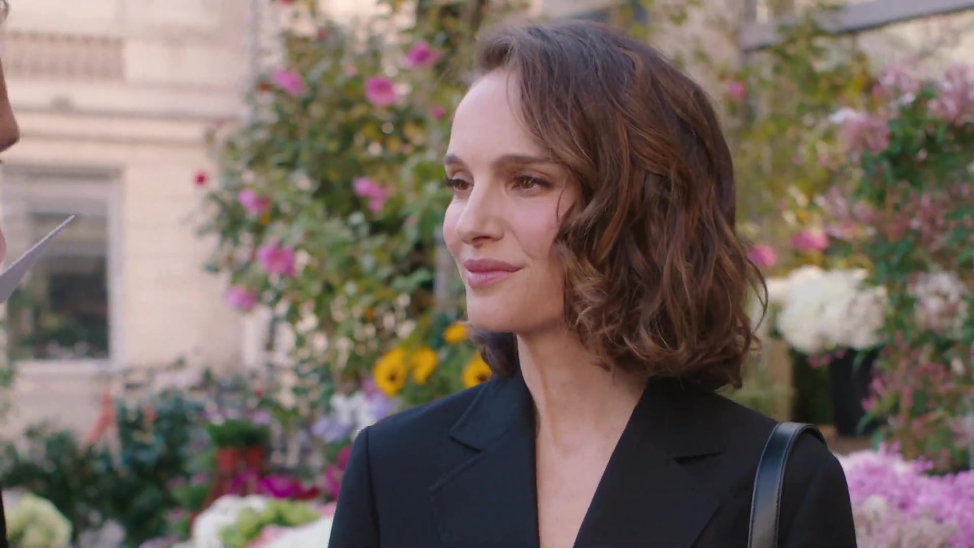 Miss_Dior_-_A_Miss_in_Paris_Episode_2-00_00_36_040.jpeg