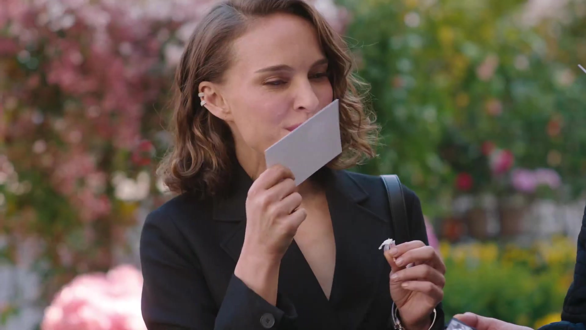 Miss_Dior_-_A_Miss_in_Paris_Episode_2-00_00_47_720.jpeg