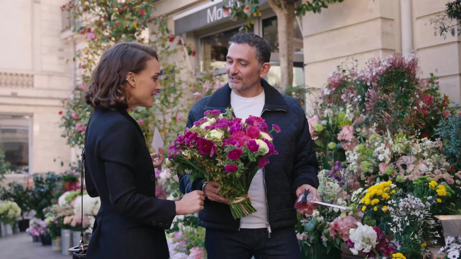 Miss_Dior_-_A_Miss_in_Paris_Episode_2-00_00_53_000.jpeg