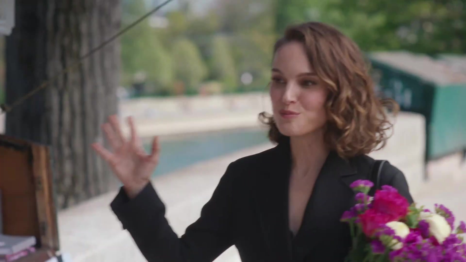 Miss_Dior_-_A_Miss_in_Paris_Episode_3-00_00_04_360.jpeg