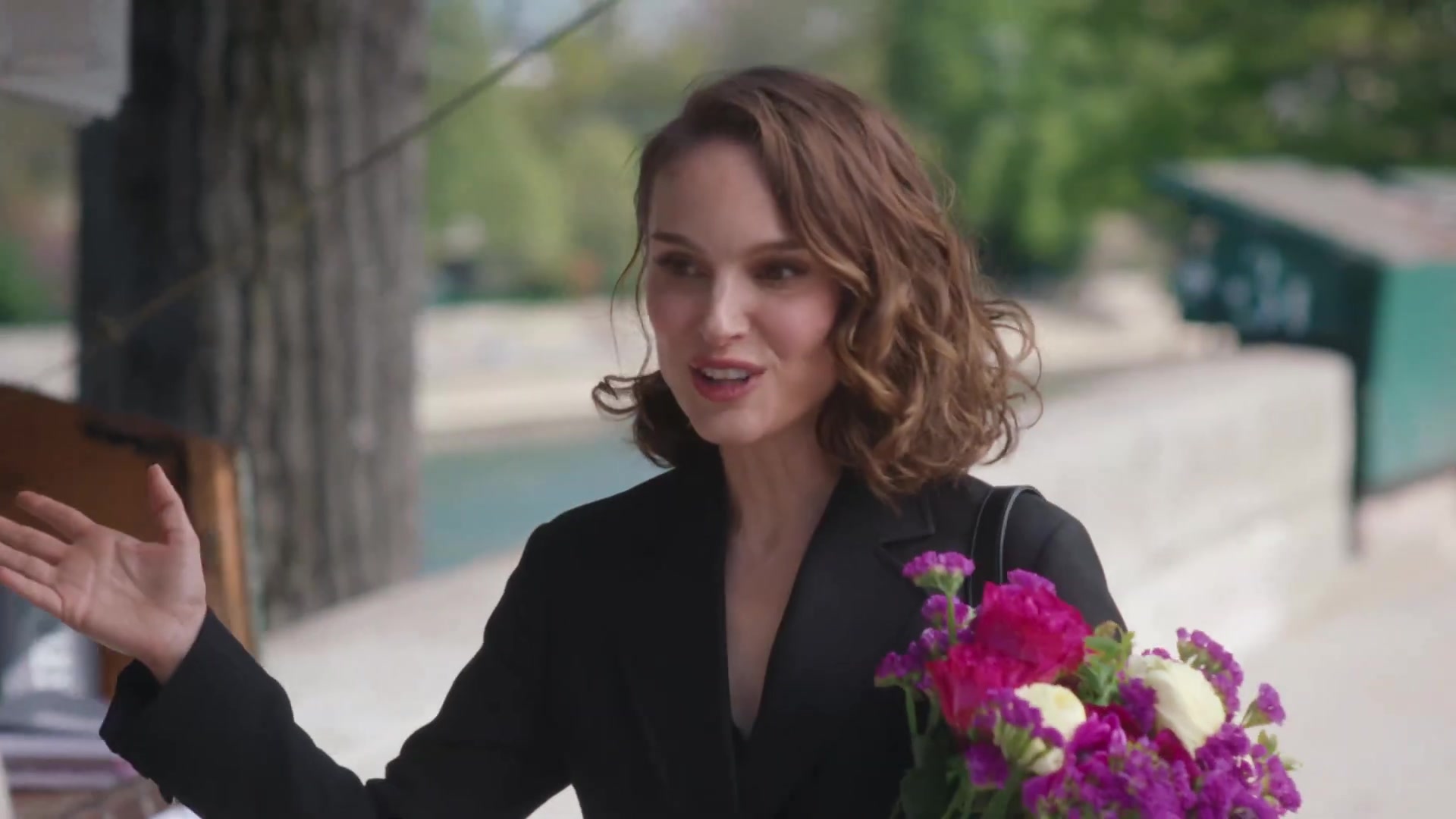 Miss_Dior_-_A_Miss_in_Paris_Episode_3-00_00_05_000.jpeg