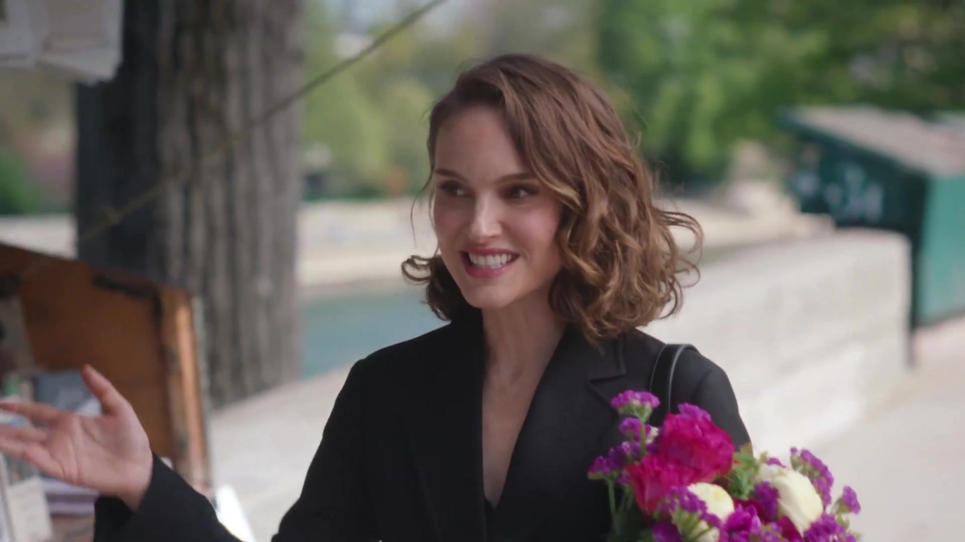 Miss_Dior_-_A_Miss_in_Paris_Episode_3-00_00_05_240.jpeg