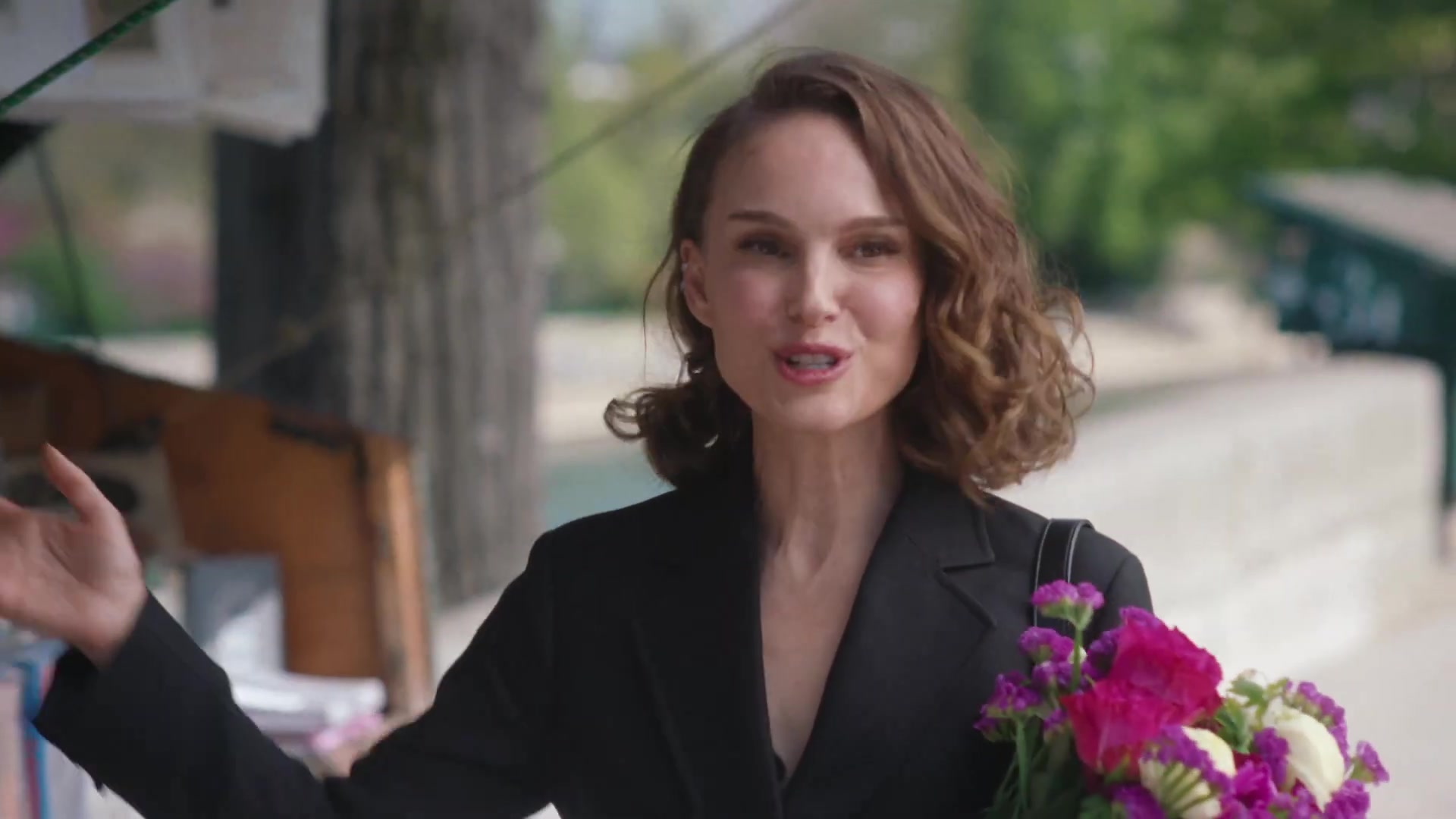 Miss_Dior_-_A_Miss_in_Paris_Episode_3-00_00_05_800.jpeg