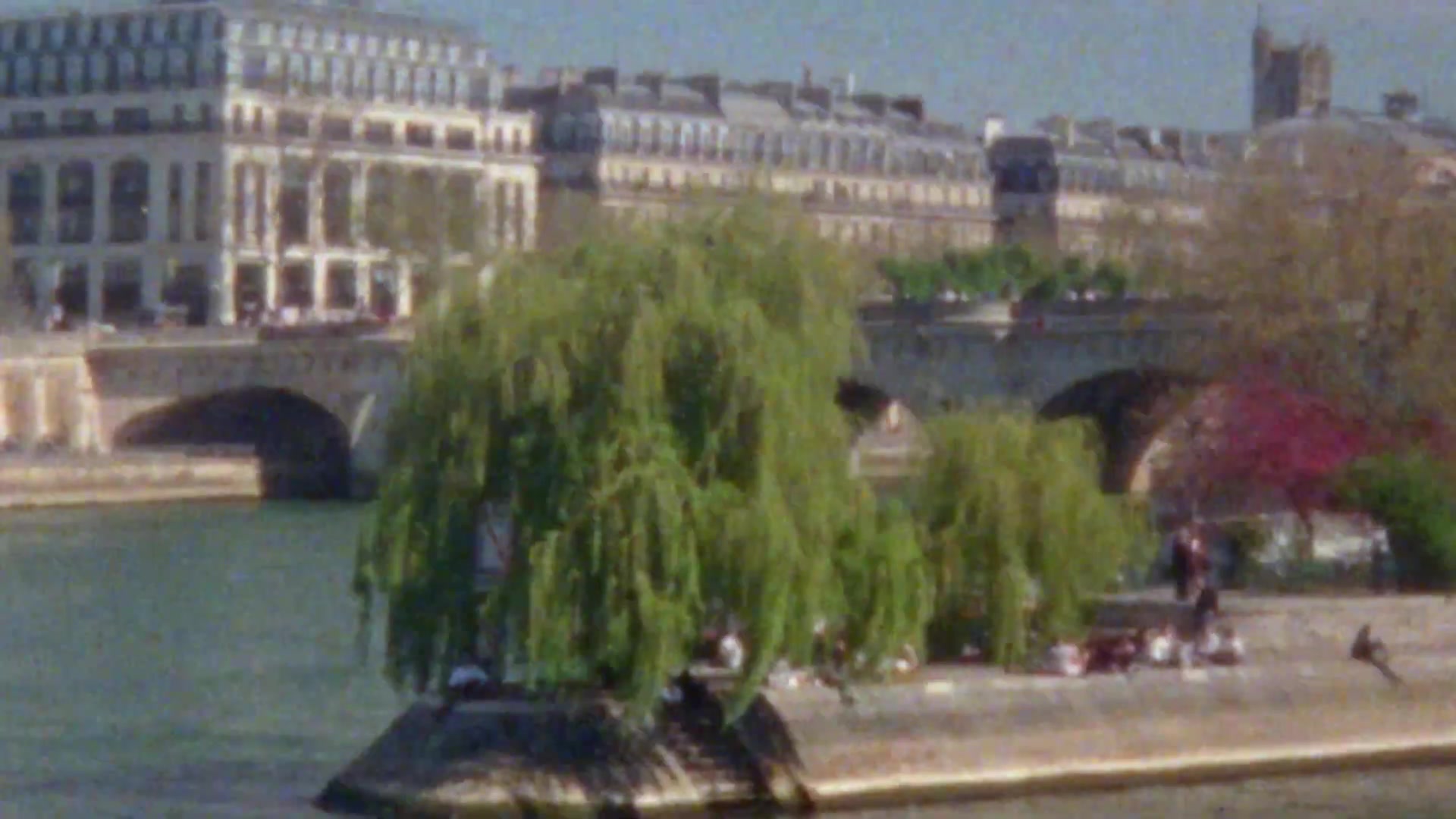 Miss_Dior_-_A_Miss_in_Paris_Episode_3-00_00_23_560.jpeg