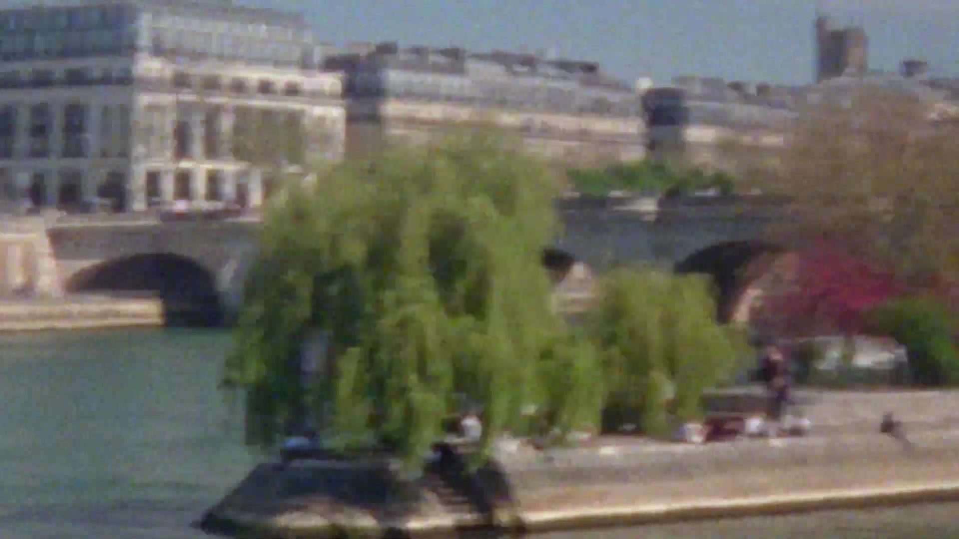 Miss_Dior_-_A_Miss_in_Paris_Episode_3-00_00_23_640.jpeg