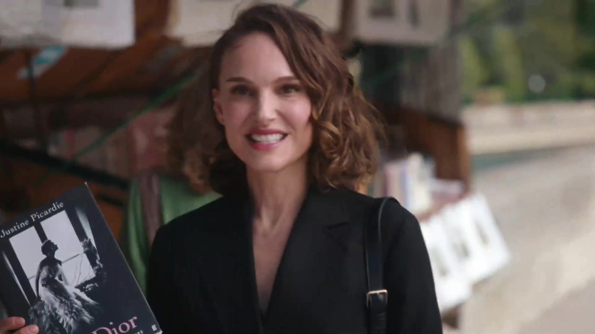 Miss_Dior_-_A_Miss_in_Paris_Episode_3-00_00_24_920.jpeg