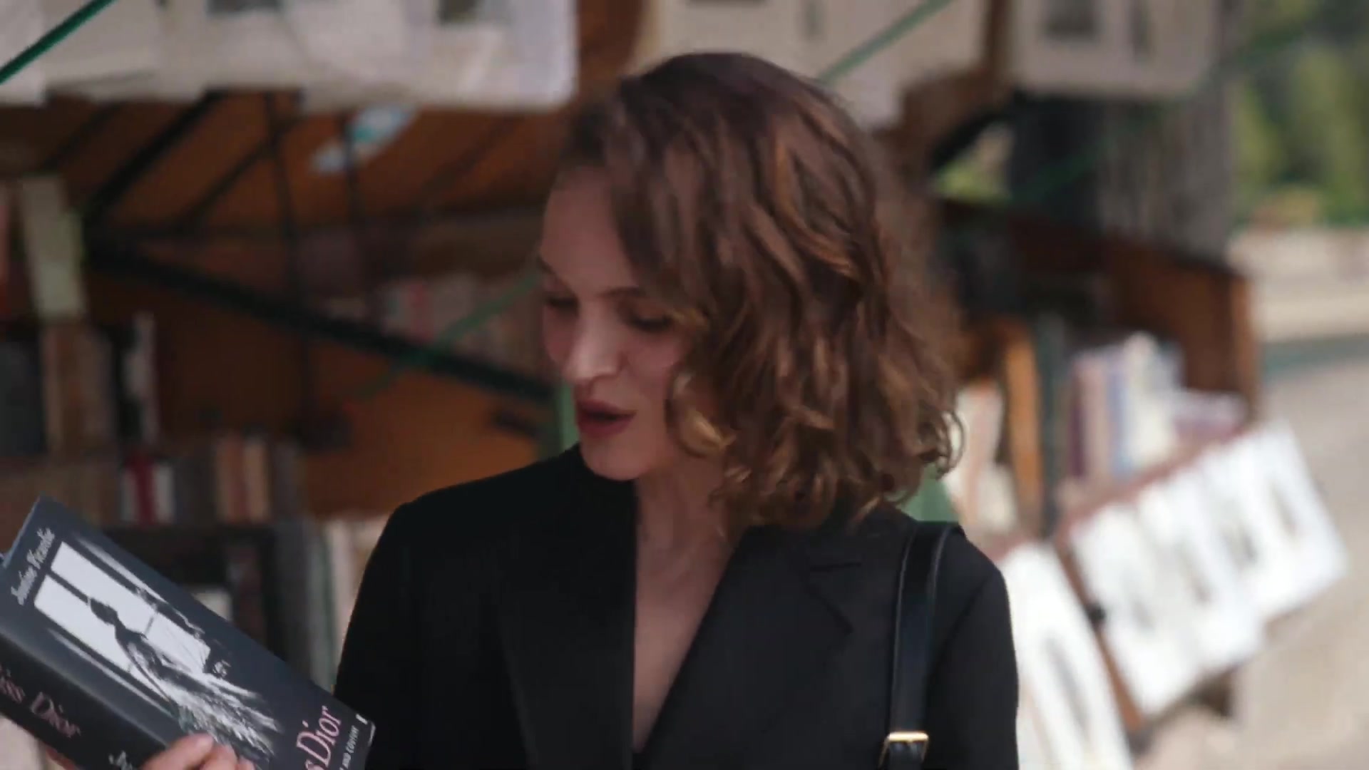 Miss_Dior_-_A_Miss_in_Paris_Episode_3-00_00_25_720.jpeg